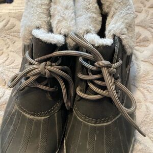 JBU Faux Fur Lined Black Winter Boots